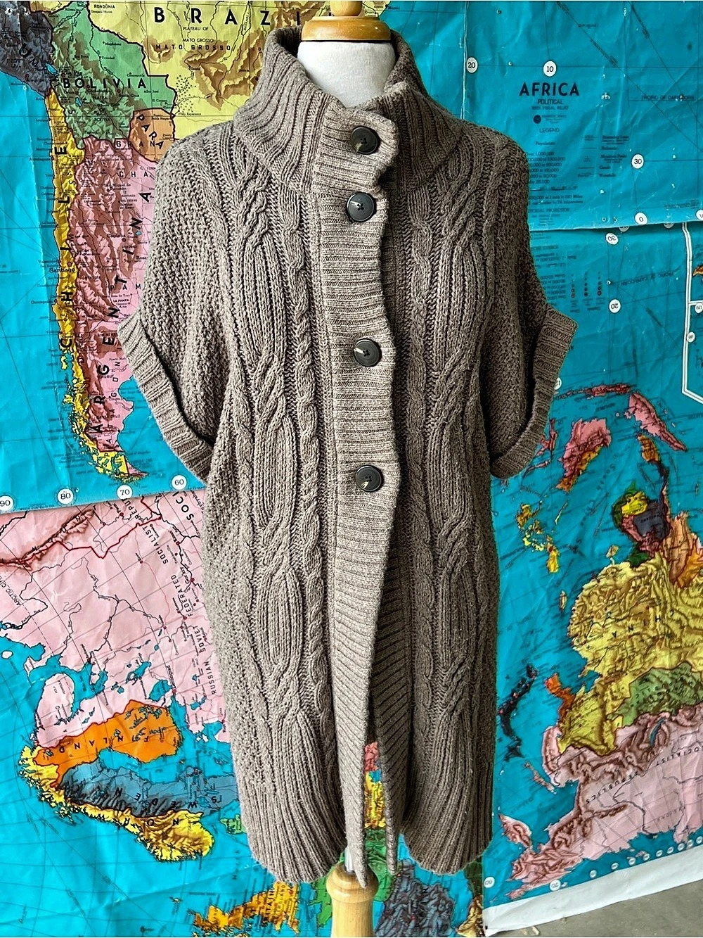 Eddie Bauer Cable Knit Cardigan in Brown Size Medium